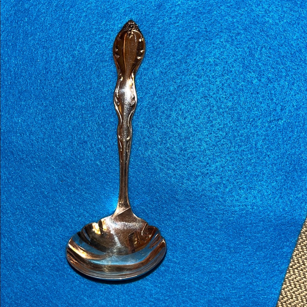 1964 VTG gravy serving ladle spoon Wm Rogers Melody Camelot Silverplate Flatware